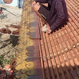 Ngói hài cổ màu men Hoàng Thổ thi công thực tế Ngói hài cổ màu men Hoàng Thổ thi công thực tế