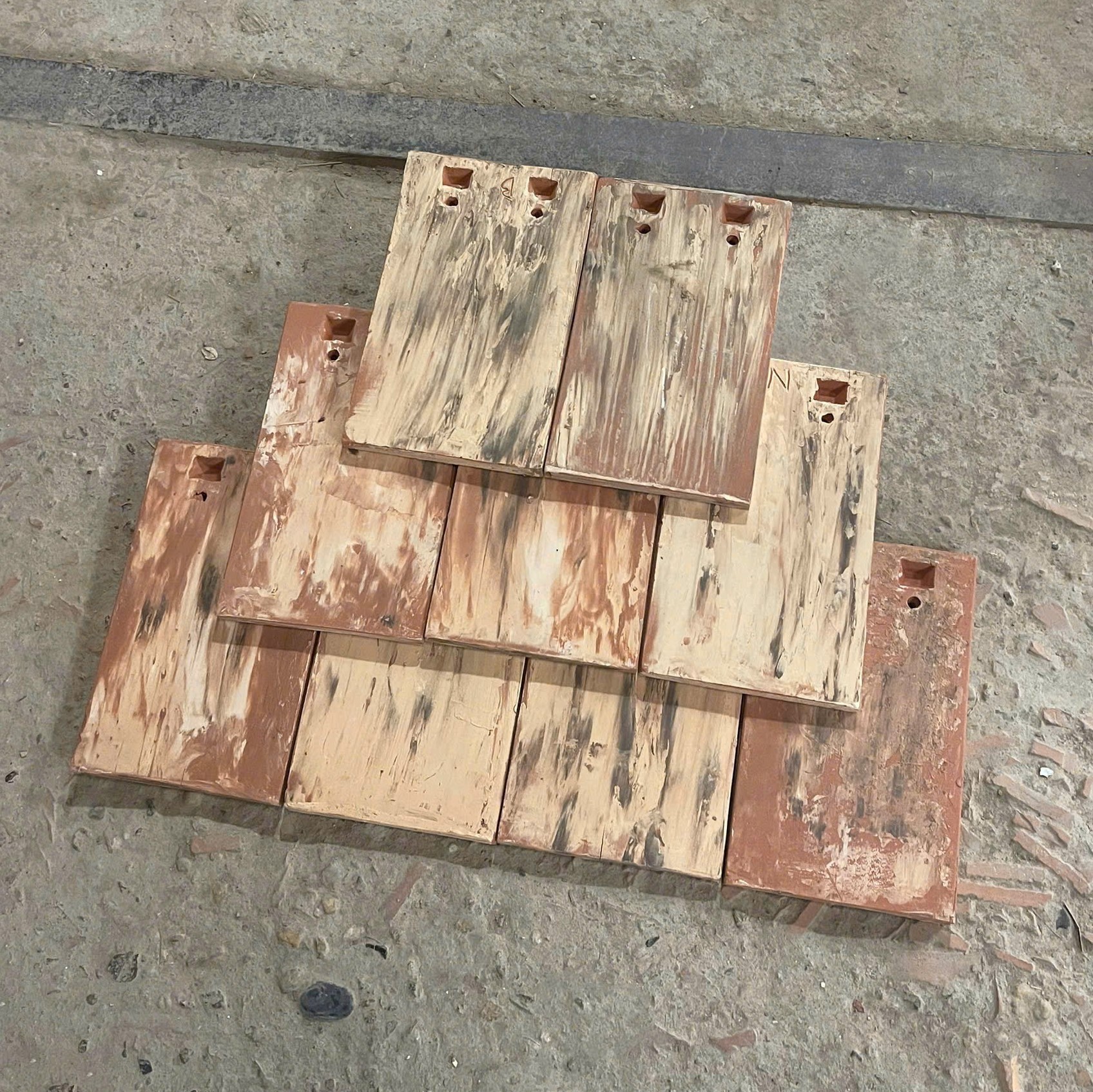 Ngói ManVillas màu gỗ tuyết tùng