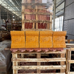 Bò nóc mái chùa nhà thờ Họa tiết Liên Hoa Lưu Hành Sinh Khí men vàng hổ phách 32x25 (cm) 