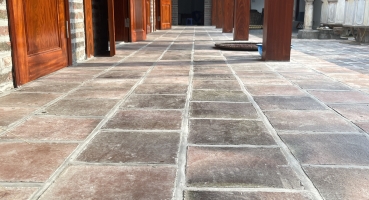 Nền gạch cổ tại Chùa Kim Trúc - Bát Tràng hinh 2