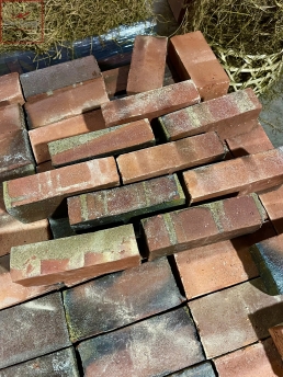 Gạch đinh xây không trát hỏa biến 01