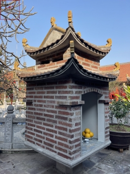 Gạch thất xây lầu thờ ngoài trời 01