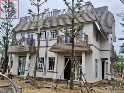 dự án ngói ManVillas nâu gỗ đậm